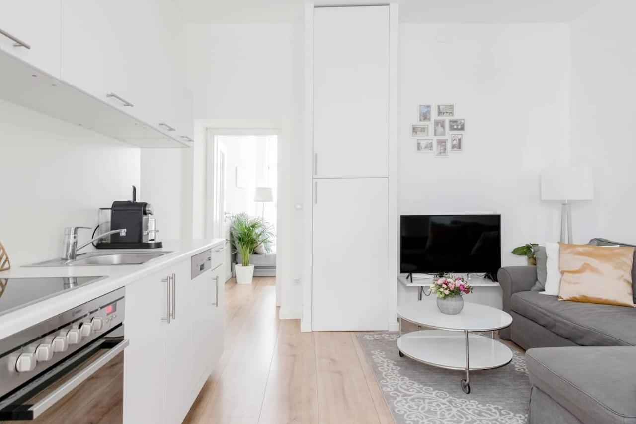 Ferienwohnung ⍟Luxurious And Bright⍟ 5 Min Walk To City Center Wien Exterior foto