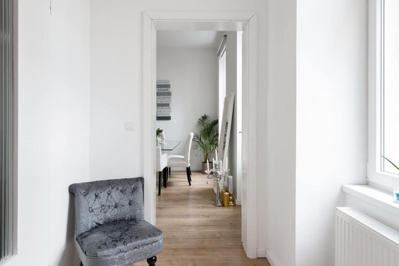 Ferienwohnung ⍟Luxurious And Bright⍟ 5 Min Walk To City Center Wien Exterior foto