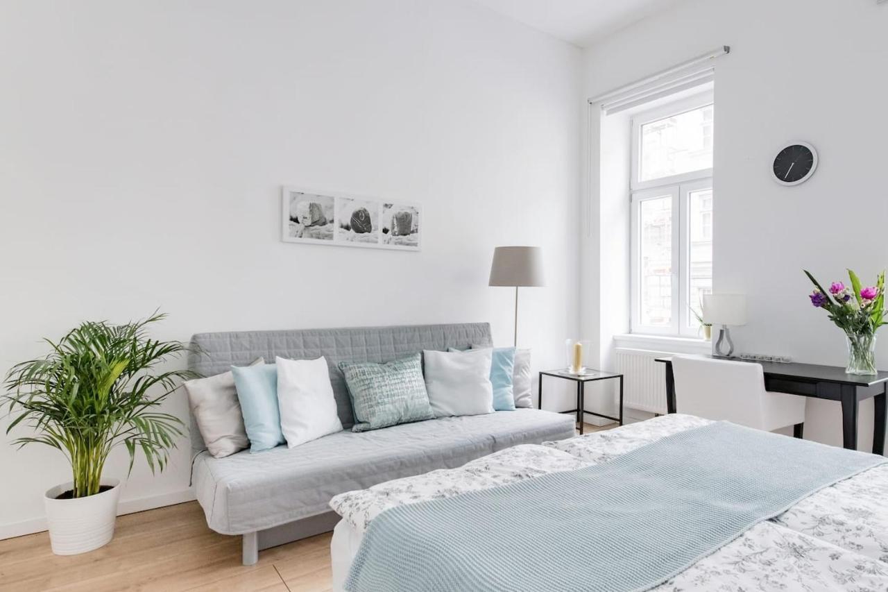 Ferienwohnung ⍟Luxurious And Bright⍟ 5 Min Walk To City Center Wien Exterior foto